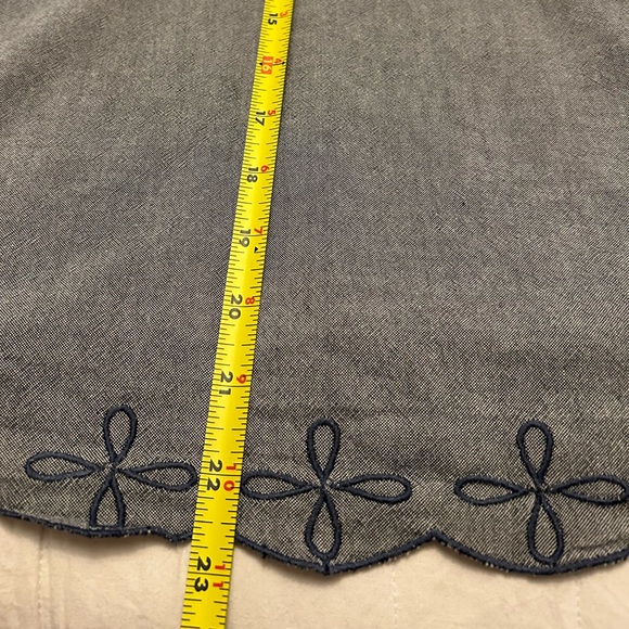 Old Navy Embroidered Gray Chambray Round Neck Top Blouse Size L - Picture 9 of 11